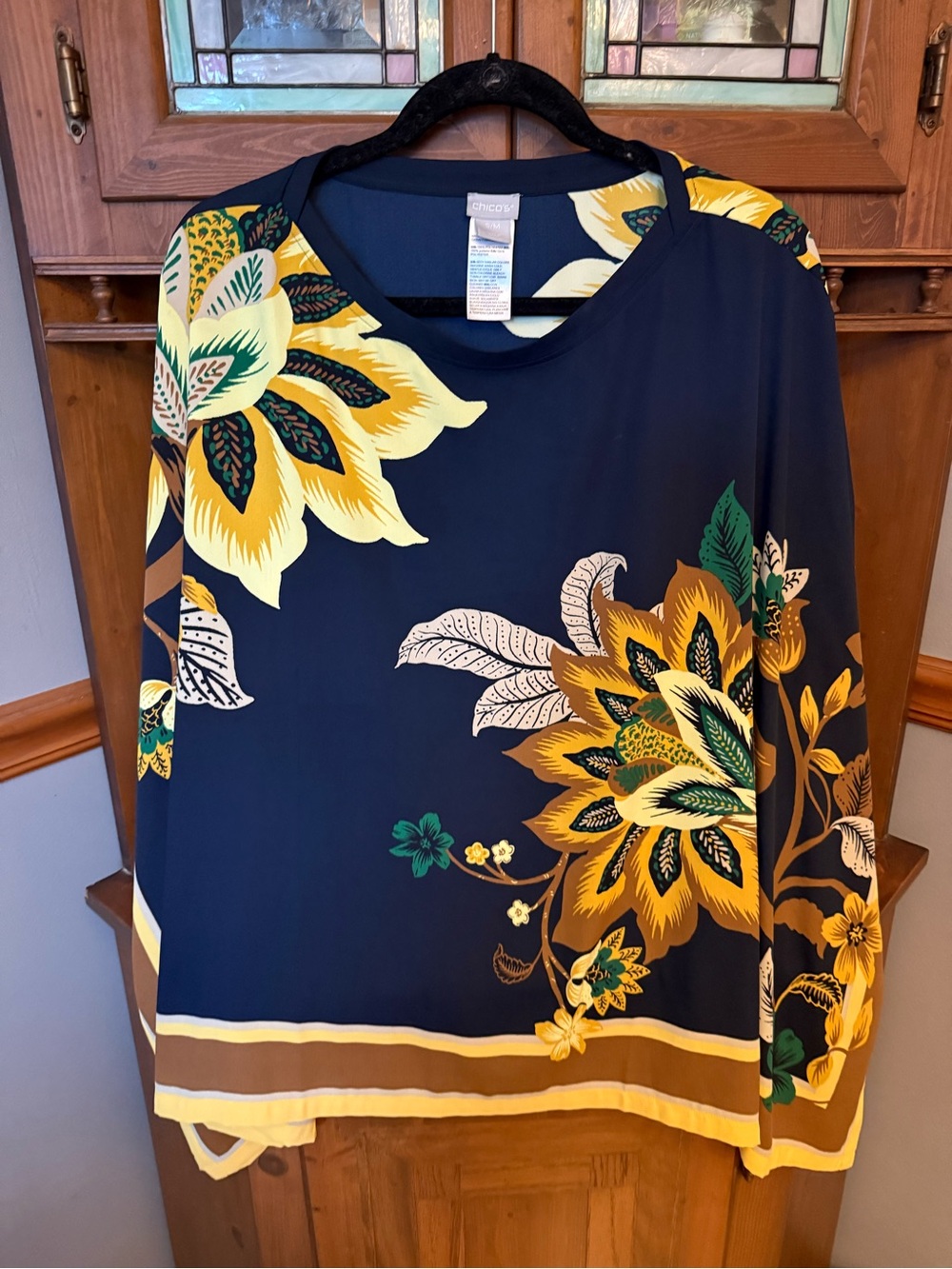 Chico's bold floral-print pullover poncho top. S/M
